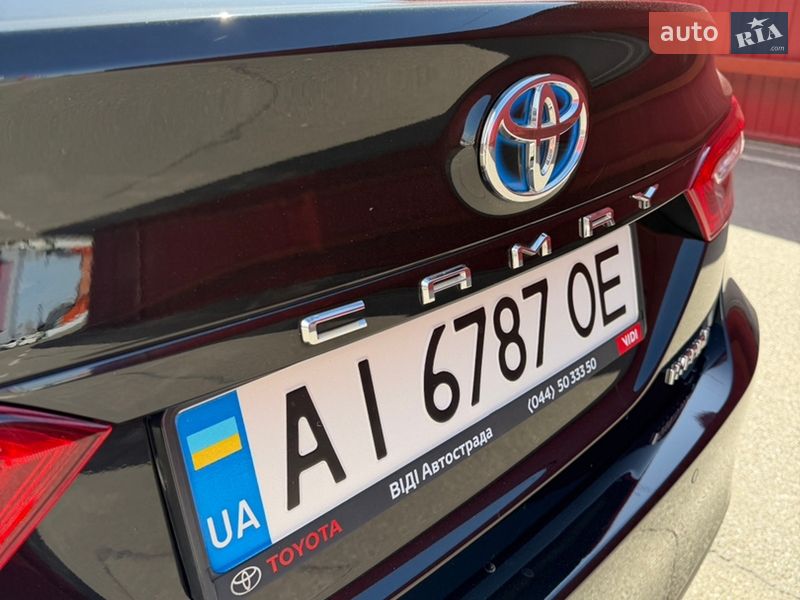 Седан Toyota Camry 2020 в Киеве