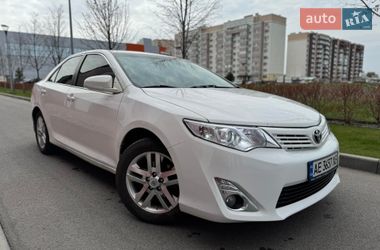 Седан Toyota Camry 2014 в Днепре