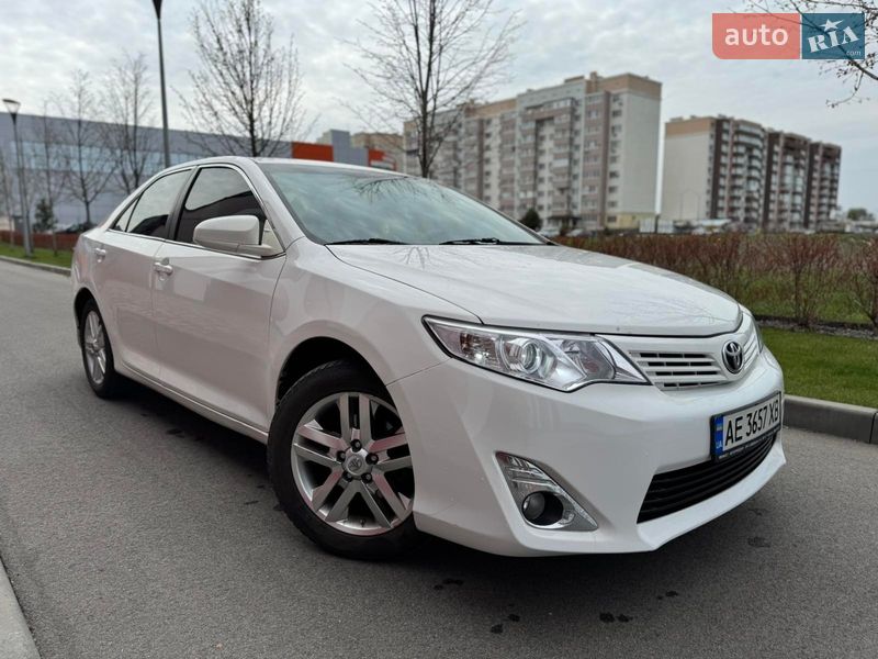Toyota Camry 2014