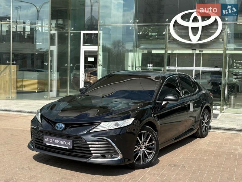 Toyota Camry 2021