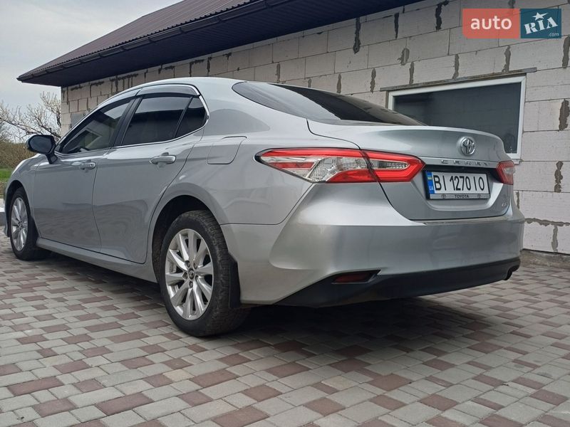 Седан Toyota Camry 2017 в Кременчуці