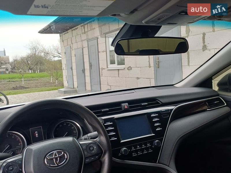 Седан Toyota Camry 2017 в Кременчуці