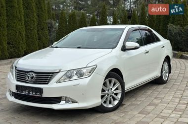 Седан Toyota Camry 2012 в Киеве
