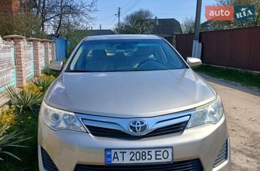 Седан Toyota Camry 2013 в Ивано-Франковске