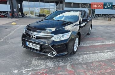 Седан Toyota Camry 2016 в Києві