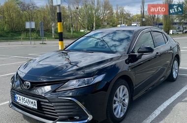 Седан Toyota Camry 2023 в Киеве