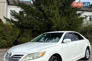 Седан Toyota Camry 2010 в Рівному