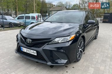 Седан Toyota Camry 2018 в Миргороді