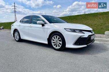Седан Toyota Camry 2022 в Днепре