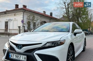 Седан Toyota Camry 2023 в Ивано-Франковске