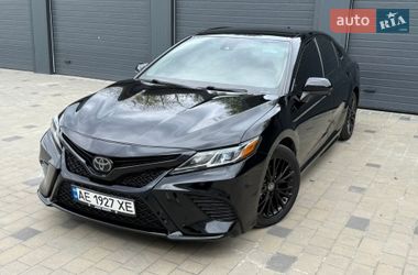 Седан Toyota Camry 2020 в Дніпрі
