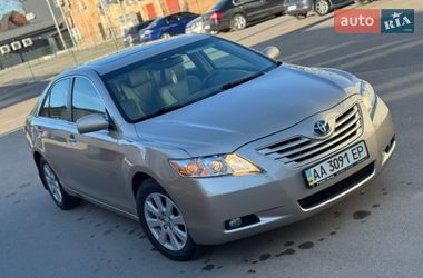 Седан Toyota Camry 2007 в Прилуках