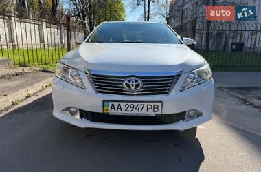 Седан Toyota Camry 2011 в Киеве
