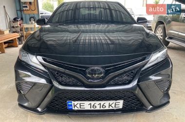 Седан Toyota Camry 2019 в Днепре