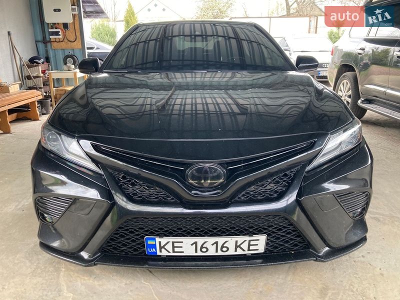 Toyota Camry 2019