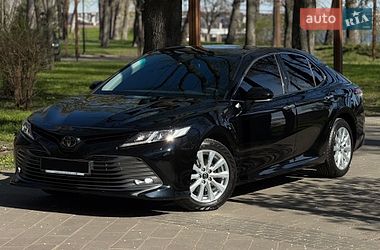 Седан Toyota Camry 2018 в Києві
