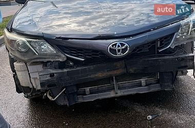 Седан Toyota Camry 2013 в Чернівцях
