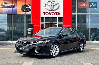 Седан Toyota Camry 2018 в Ивано-Франковске