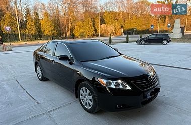 Седан Toyota Camry 2008 в Львове