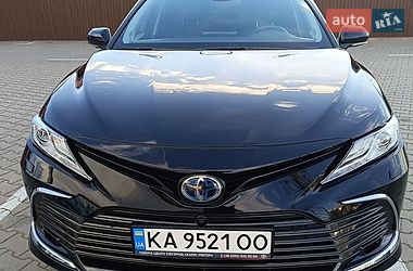 Седан Toyota Camry 2022 в Киеве