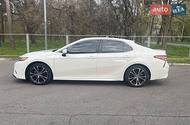 Седан Toyota Camry 2017 в Черкасах