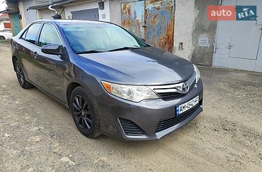 Седан Toyota Camry 2013 в Хмельницькому