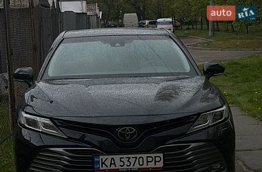 Седан Toyota Camry 2018 в Києві