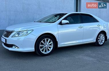 Седан Toyota Camry 2012 в Киеве