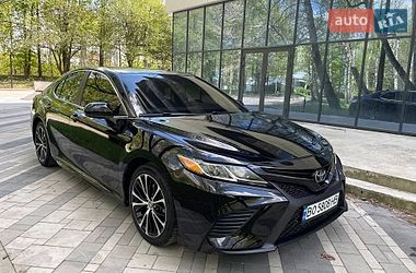 Седан Toyota Camry 2020 в Тернополе