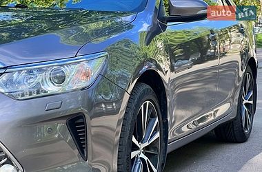 Седан Toyota Camry 2017 в Києві