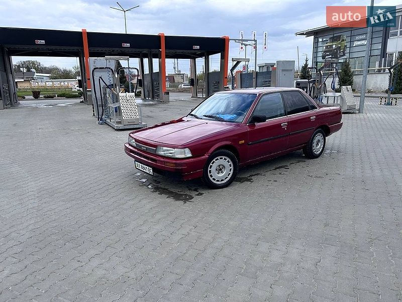 Toyota Camry 1989