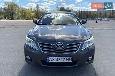 Седан Toyota Camry 2011 в Харькове