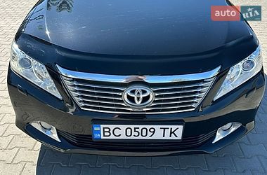 Седан Toyota Camry 2014 в Мостиській