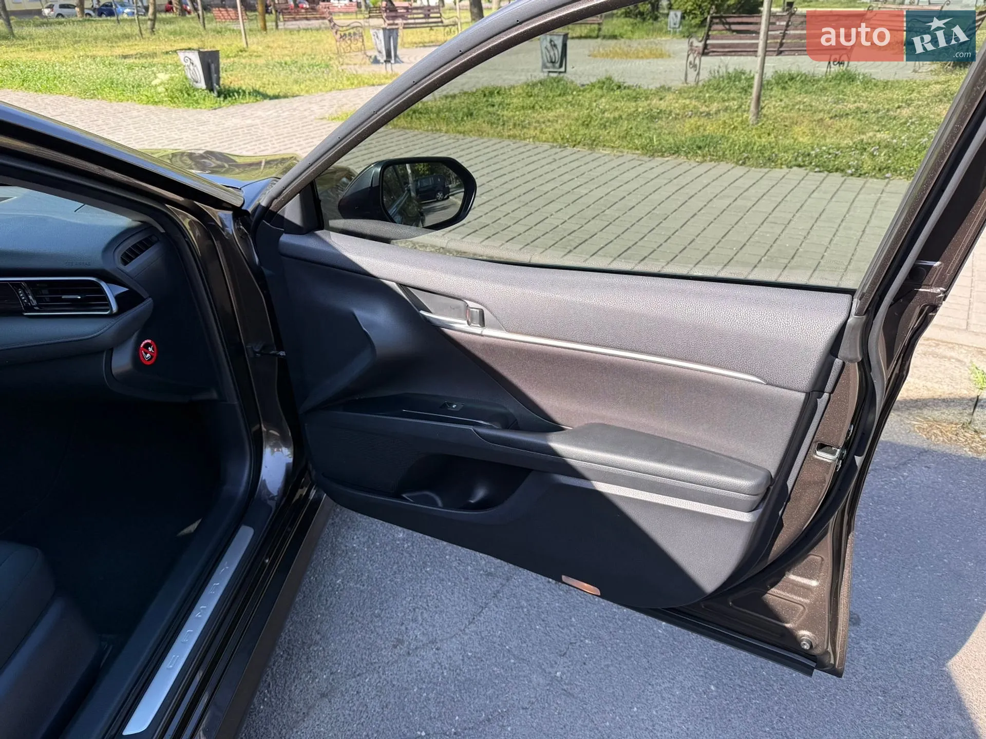 2019 Toyota Camry - мініатюра 18