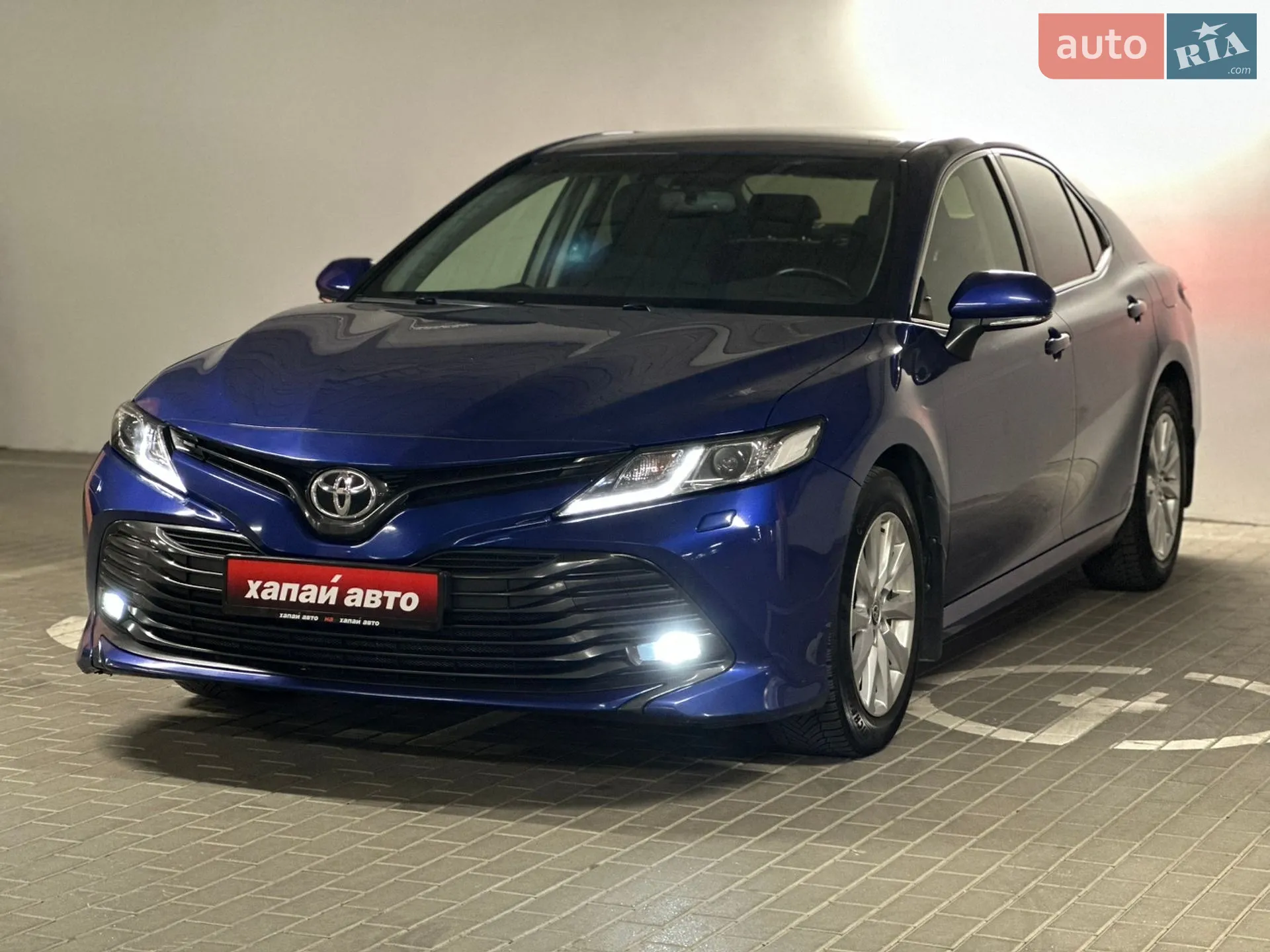 2020 Toyota Camry - фото 1