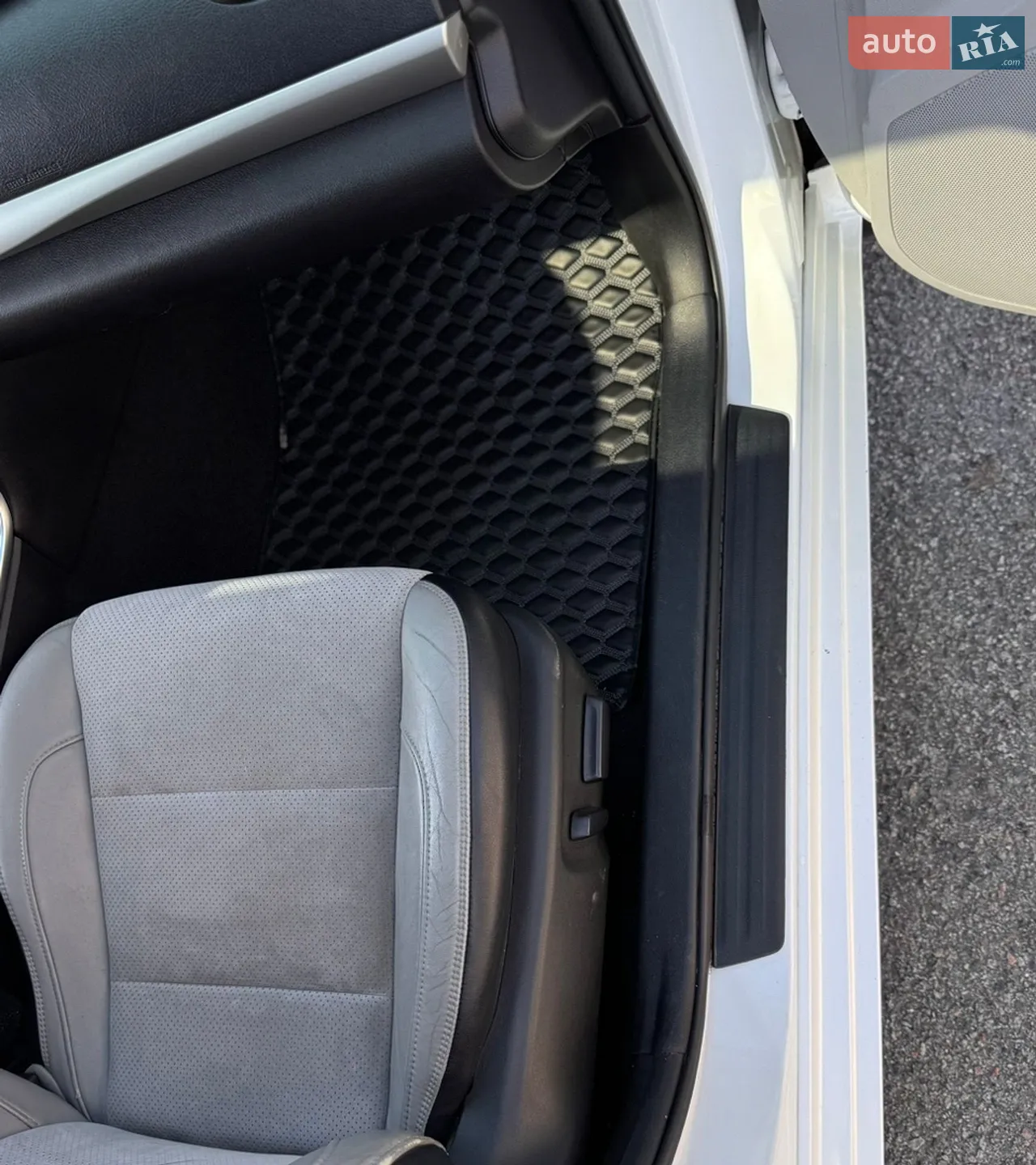 2015 Toyota Camry - мініатюра 25