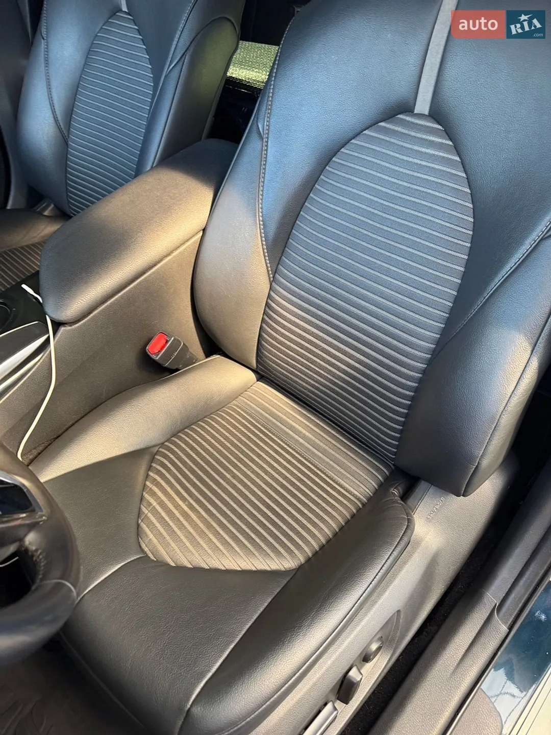 2018 Toyota Camry - мініатюра 17