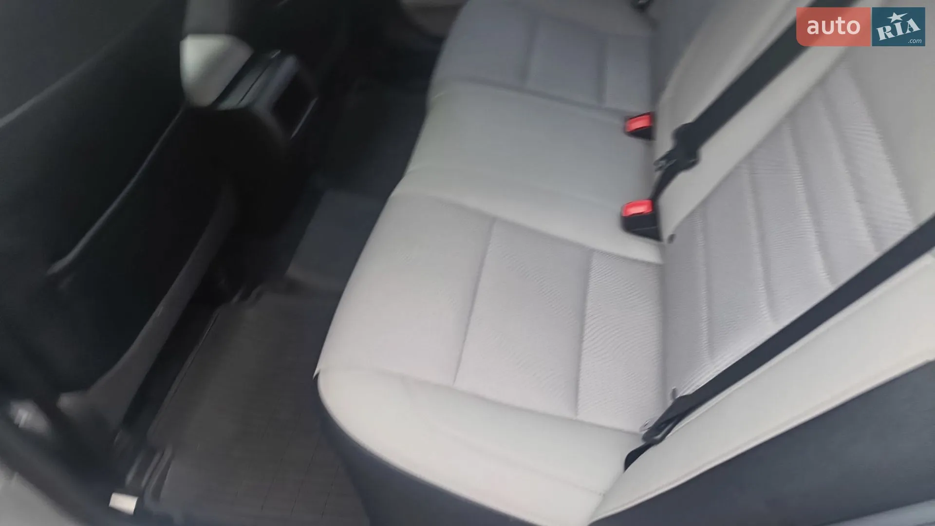 2016 Toyota Camry - мініатюра 13
