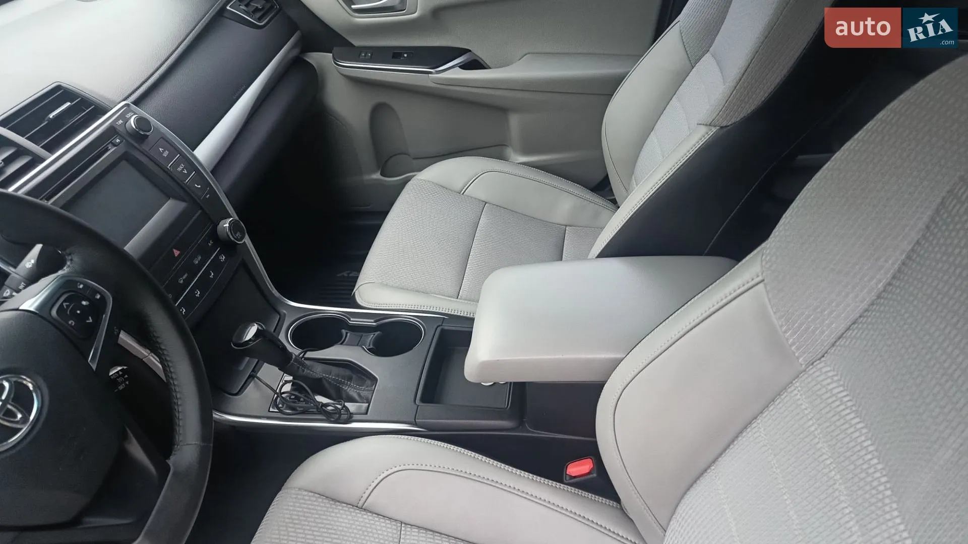 2016 Toyota Camry - мініатюра 15