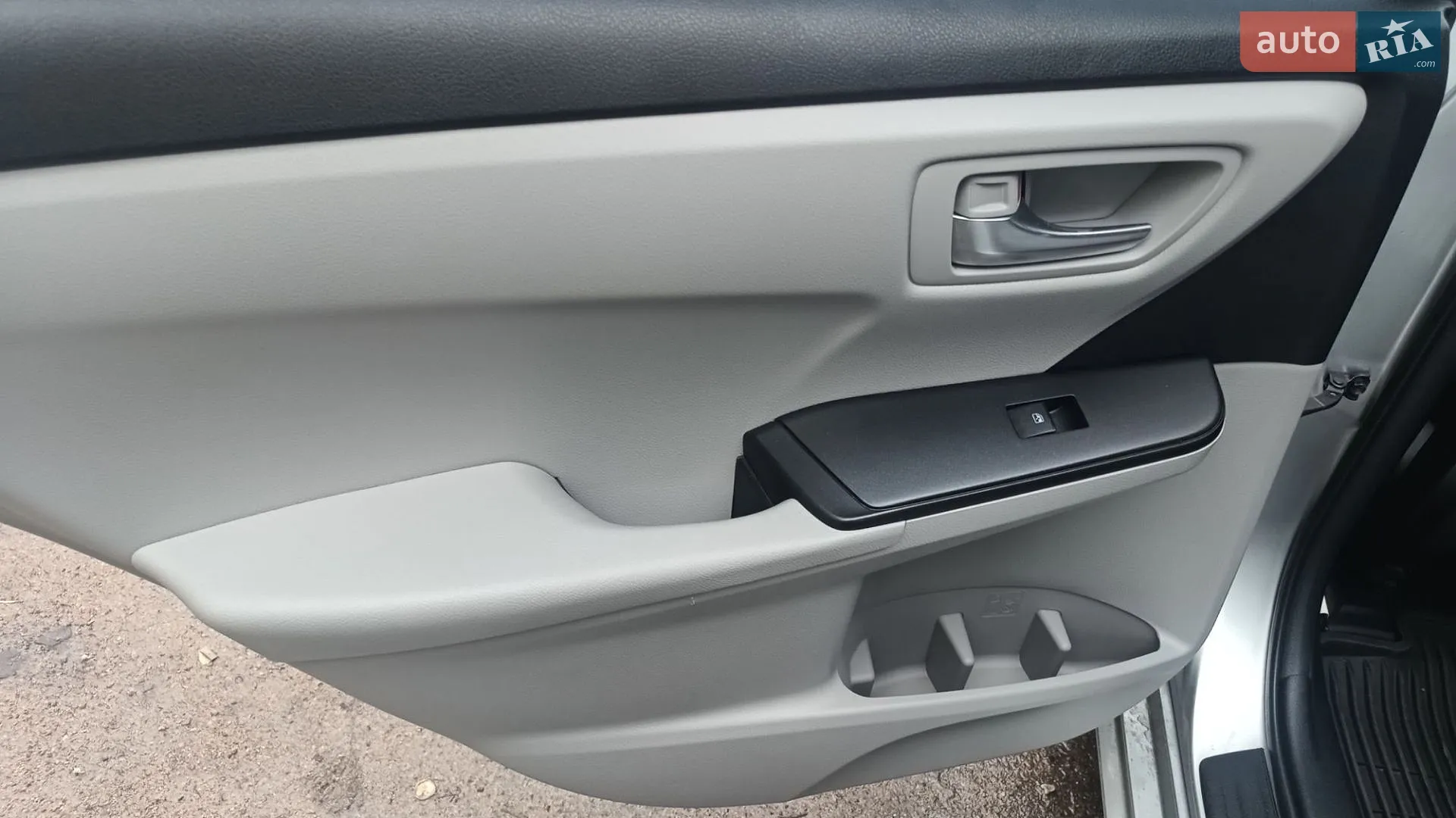 2016 Toyota Camry - мініатюра 12