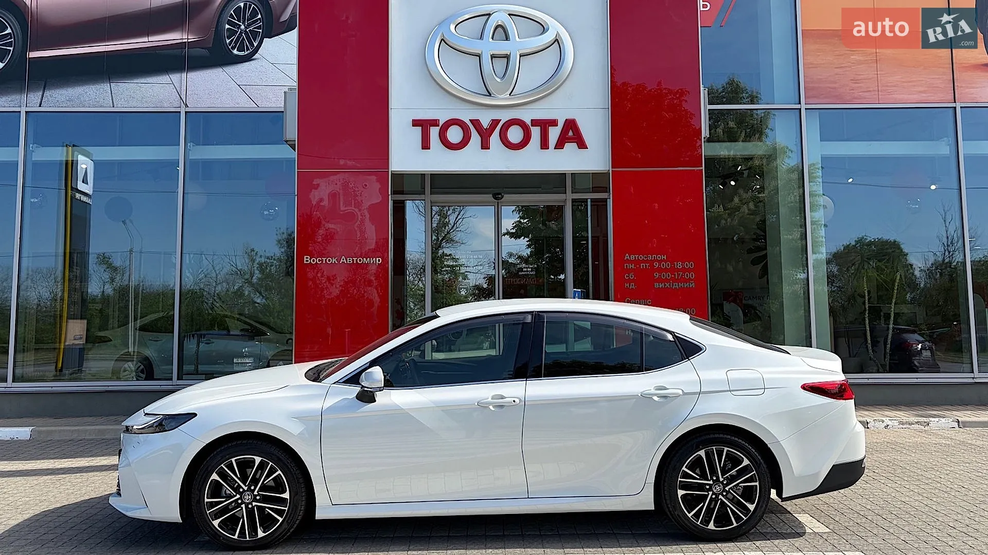 2025 Toyota Camry - мініатюра 3