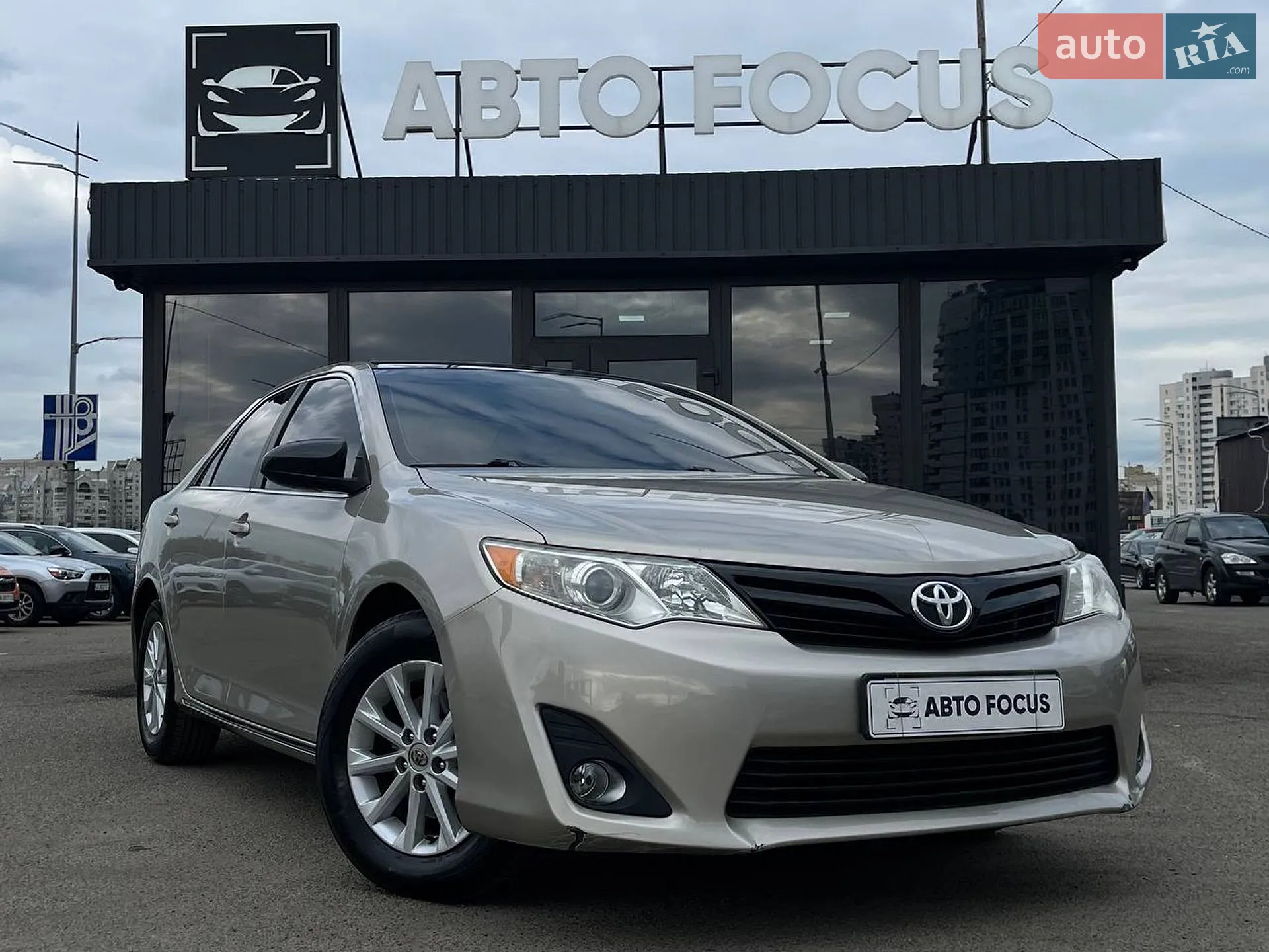2013 Toyota Camry - фото 1