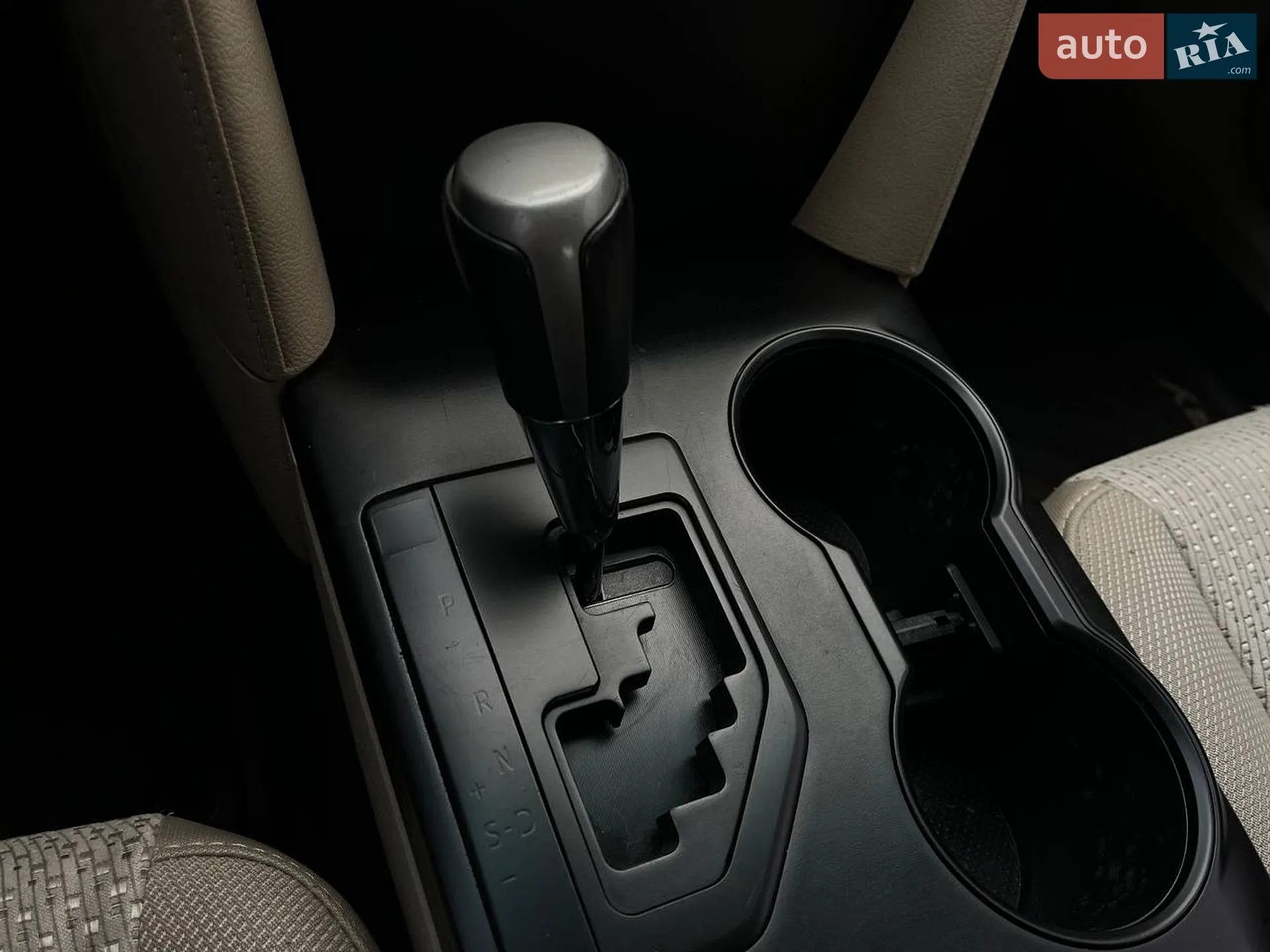 2013 Toyota Camry - мініатюра 26