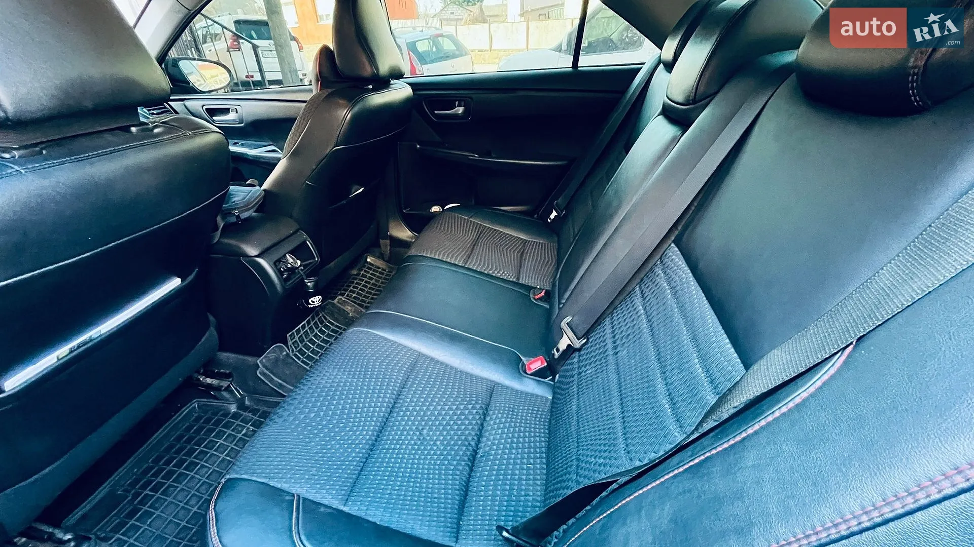 2015 Toyota Camry - мініатюра 12