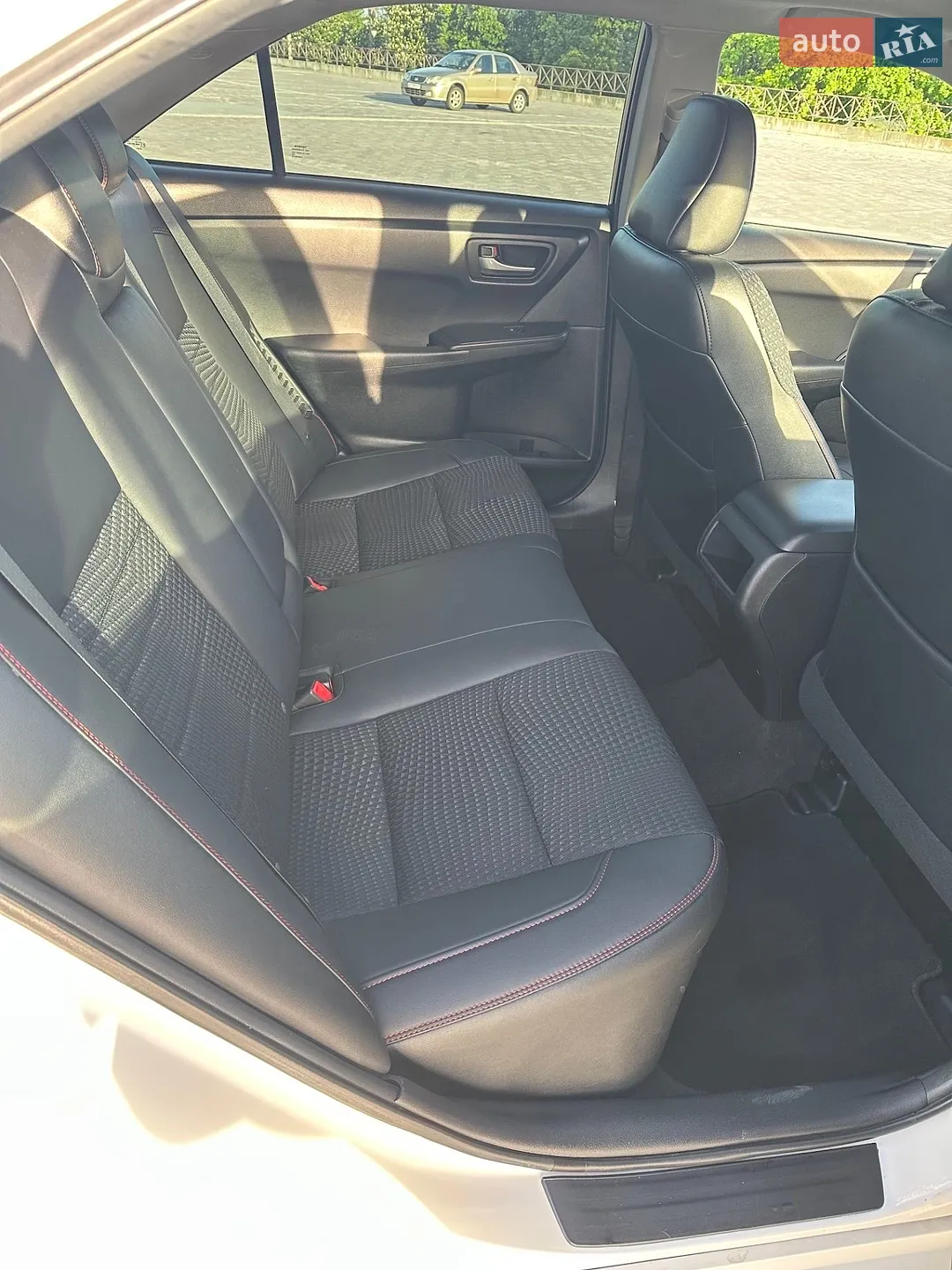 2015 Toyota Camry - мініатюра 17