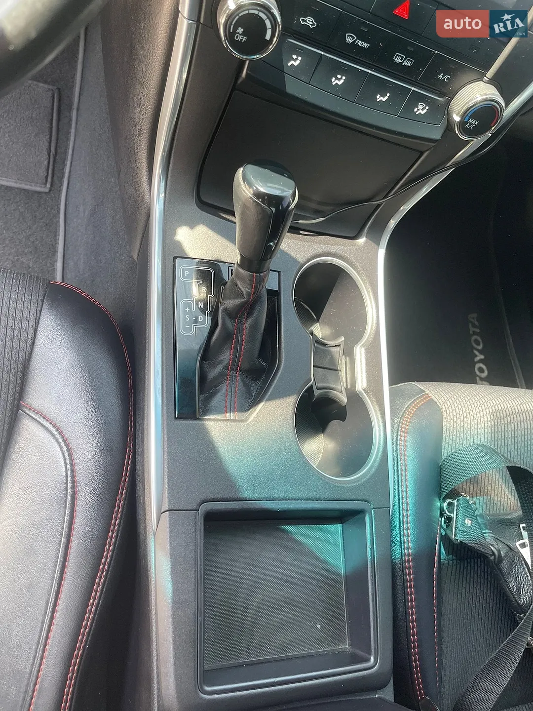2015 Toyota Camry - мініатюра 16