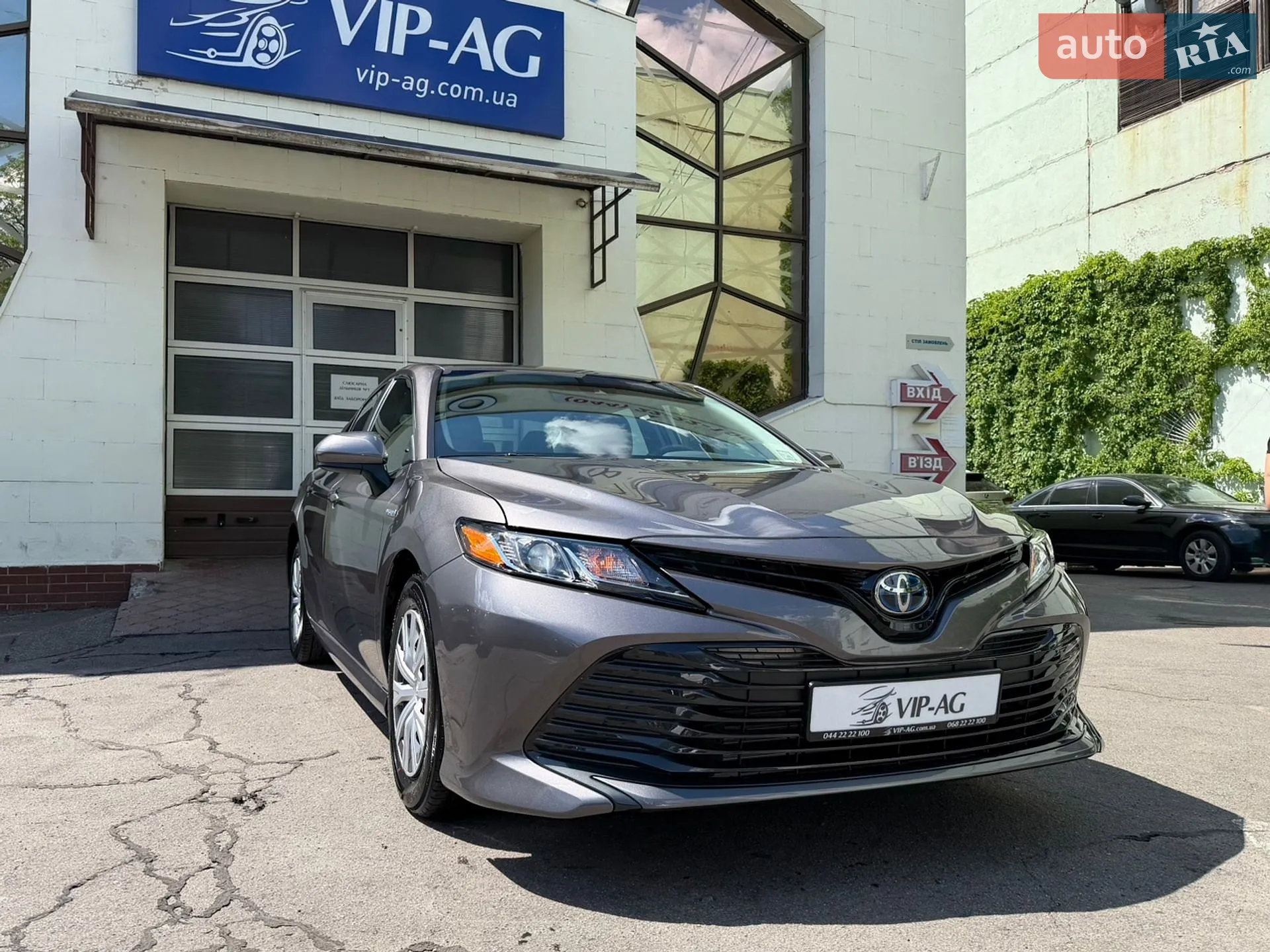 2019 Toyota Camry - мініатюра 2