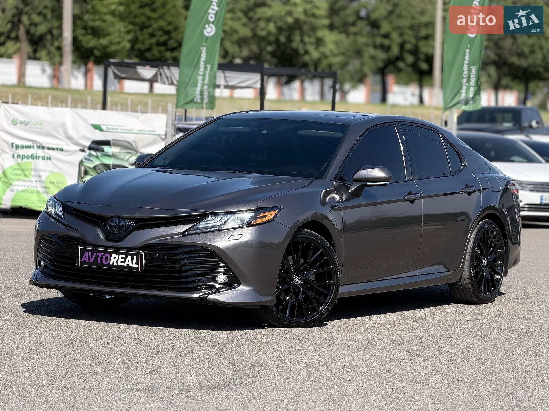 2020 Toyota Camry - мініатюра 2