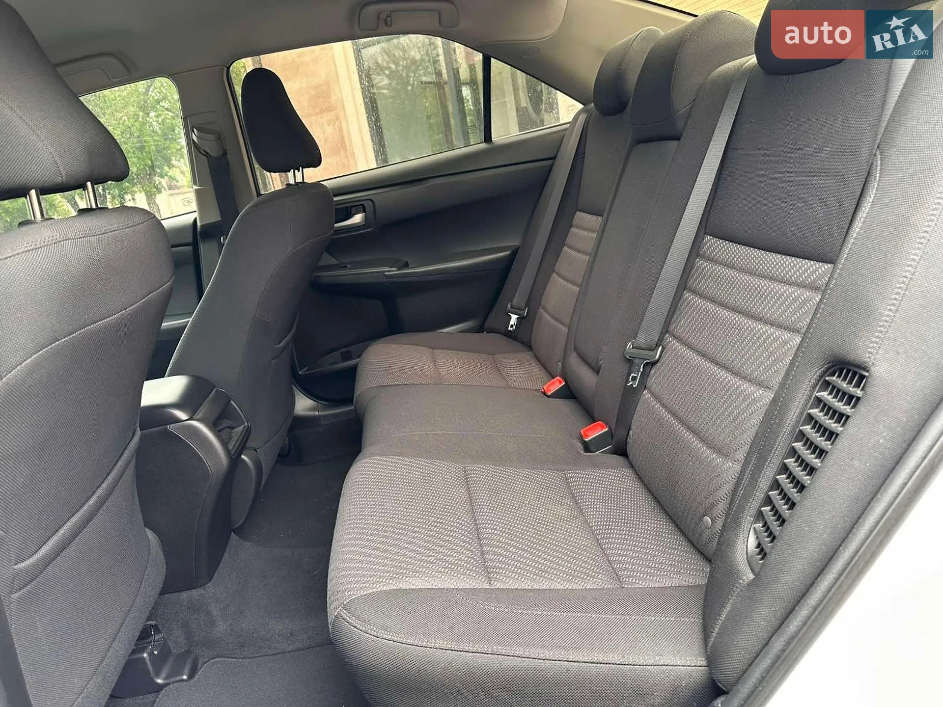 2016 Toyota Camry - мініатюра 17