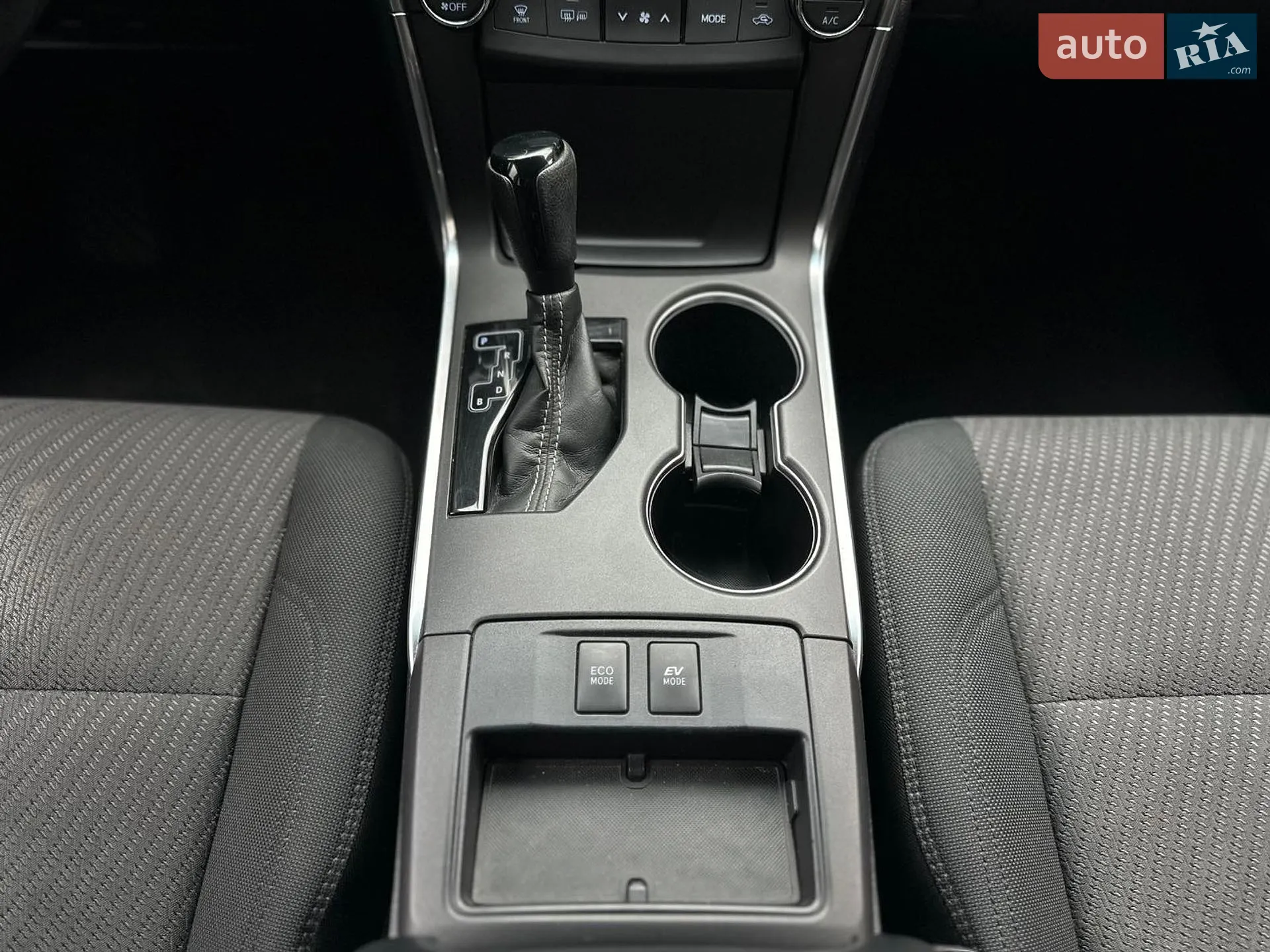 2016 Toyota Camry - мініатюра 29